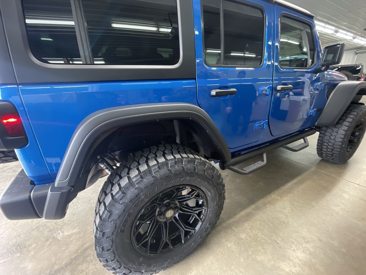 Vehicle Image 8