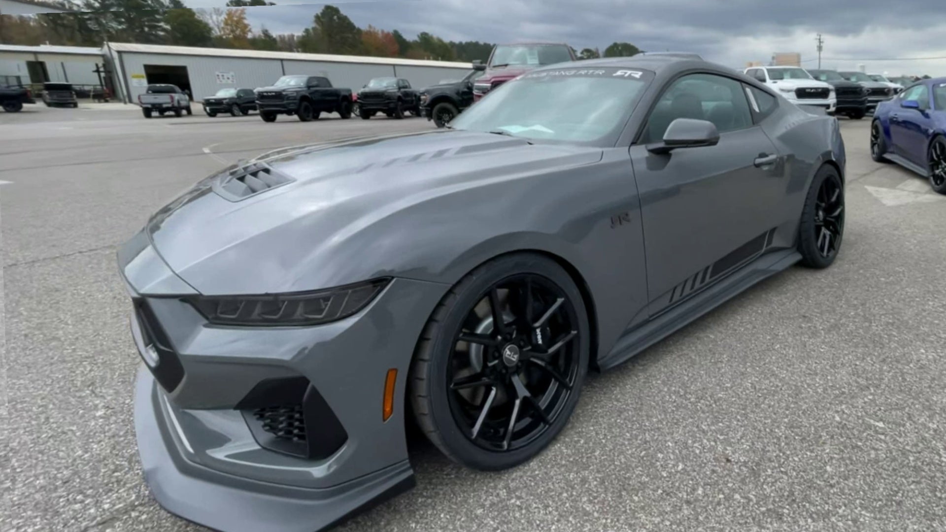 Vehicle Image 4