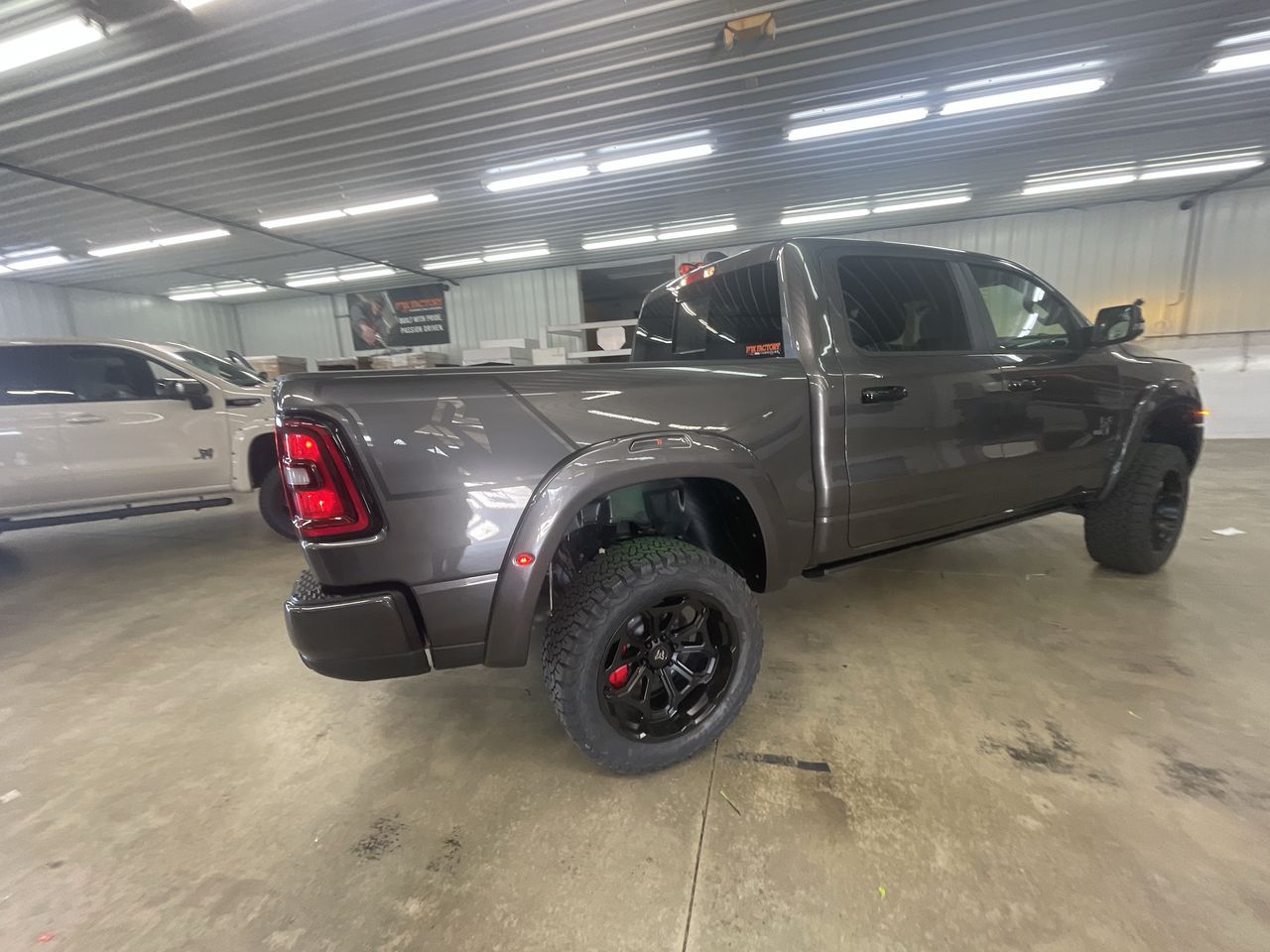 Vehicle Image 8