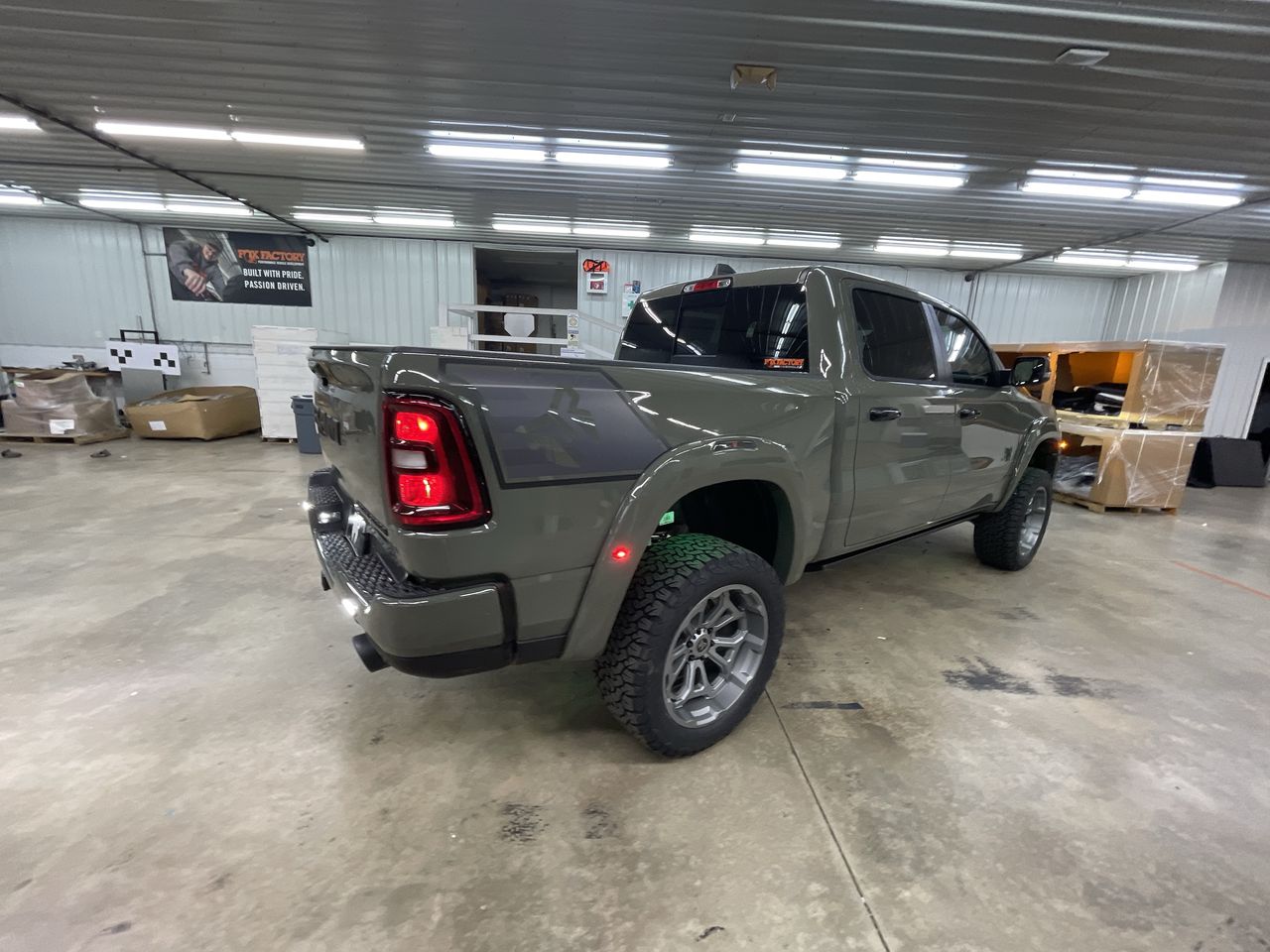 Vehicle Image 8