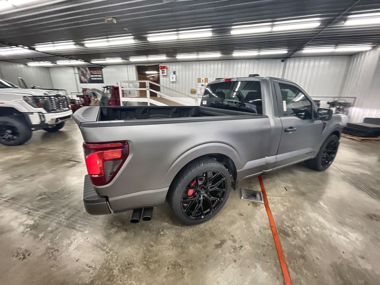 Vehicle Image 8