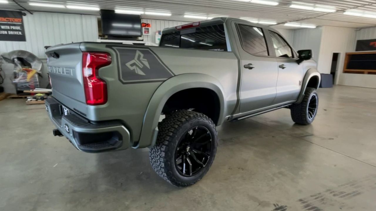 Vehicle Image 4