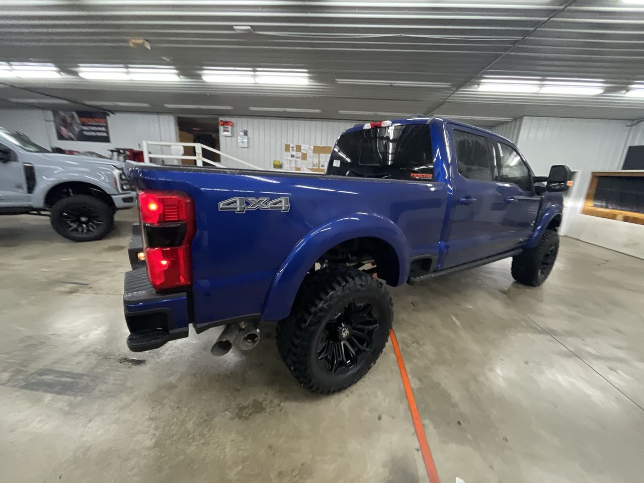 Vehicle Image 8
