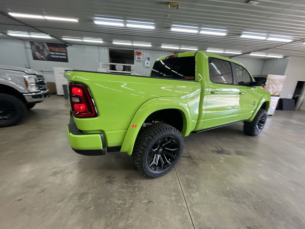 Vehicle Image 8