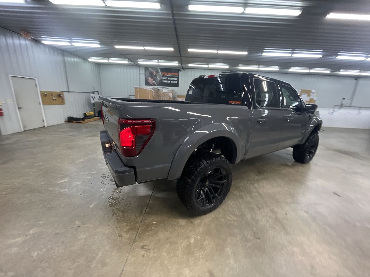 Vehicle Image 8