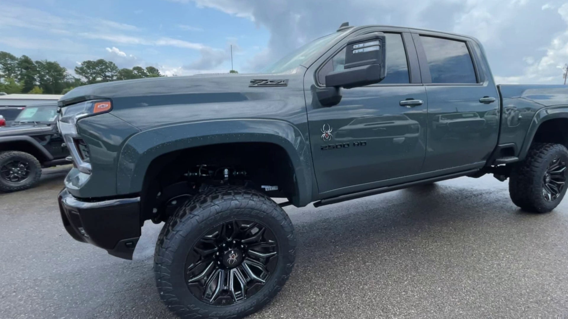 Vehicle Image 4
