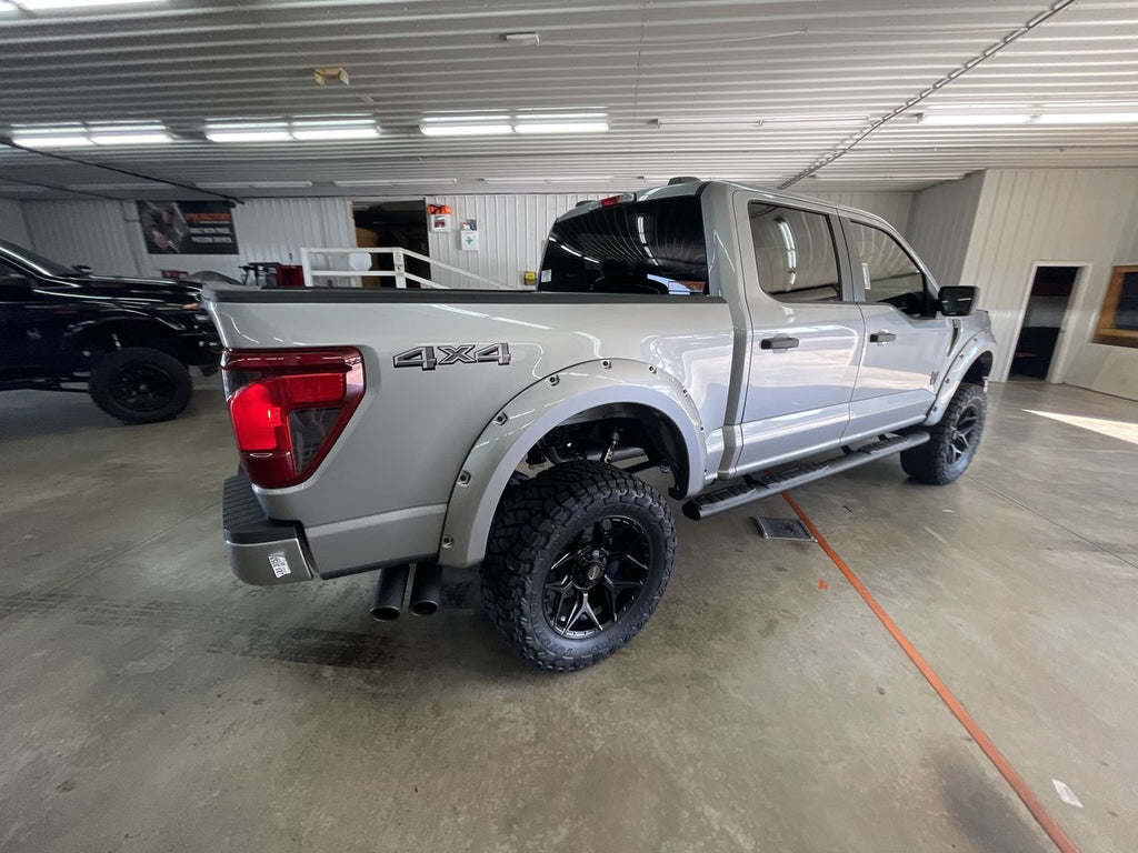 Vehicle Image 8
