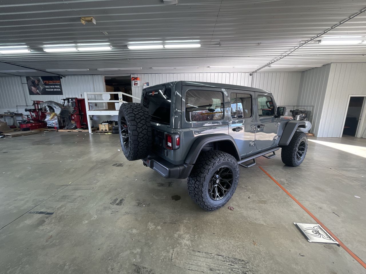 Vehicle Image 8