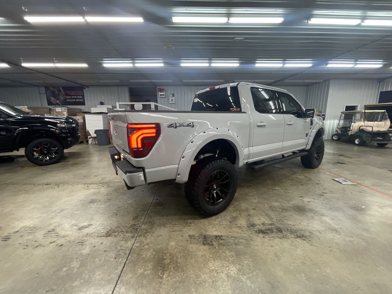 Vehicle Image 8