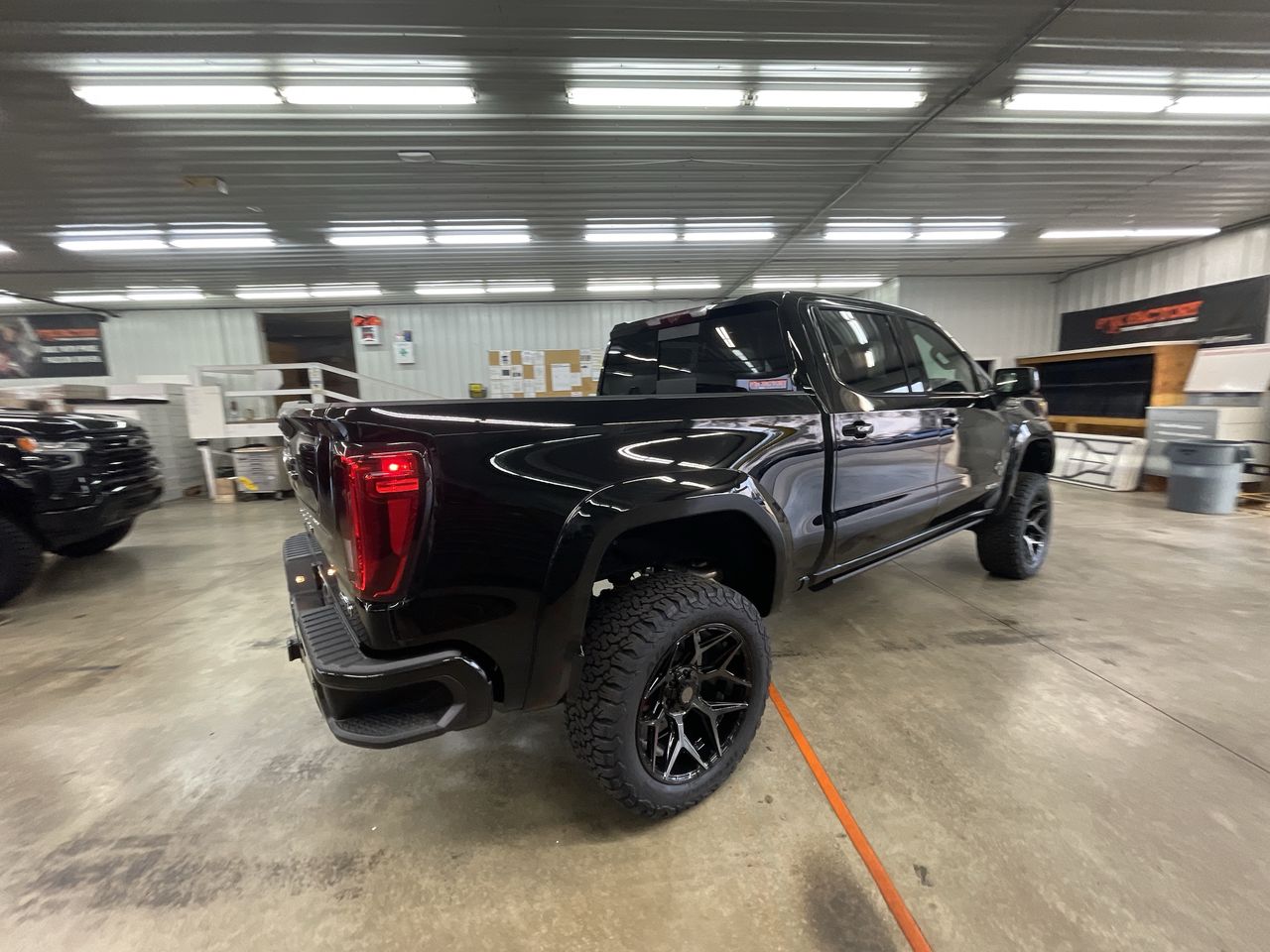 Vehicle Image 8