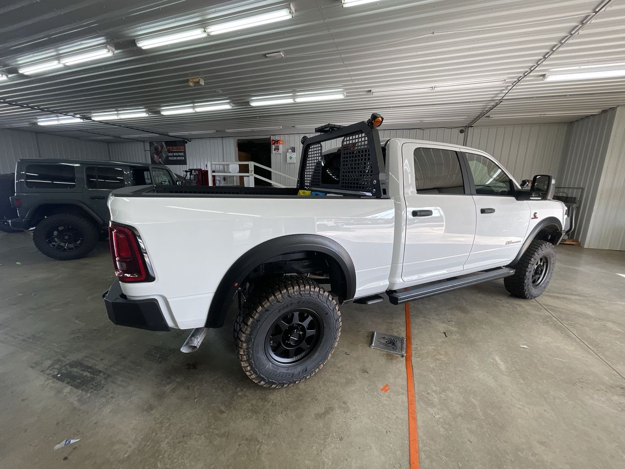 Vehicle Image 8