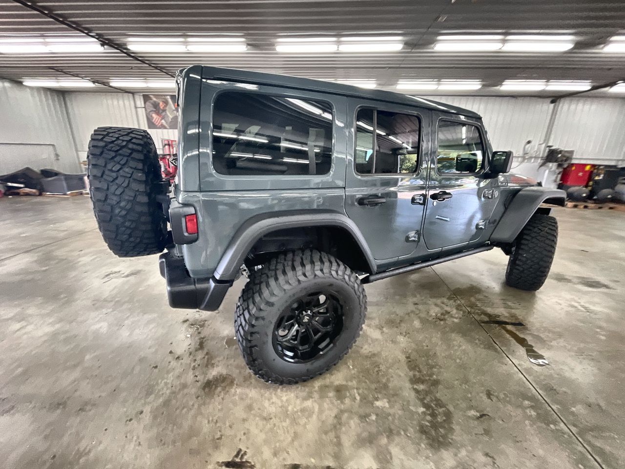 Vehicle Image 8