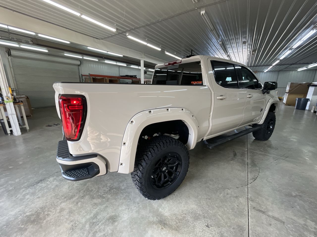 Vehicle Image 8