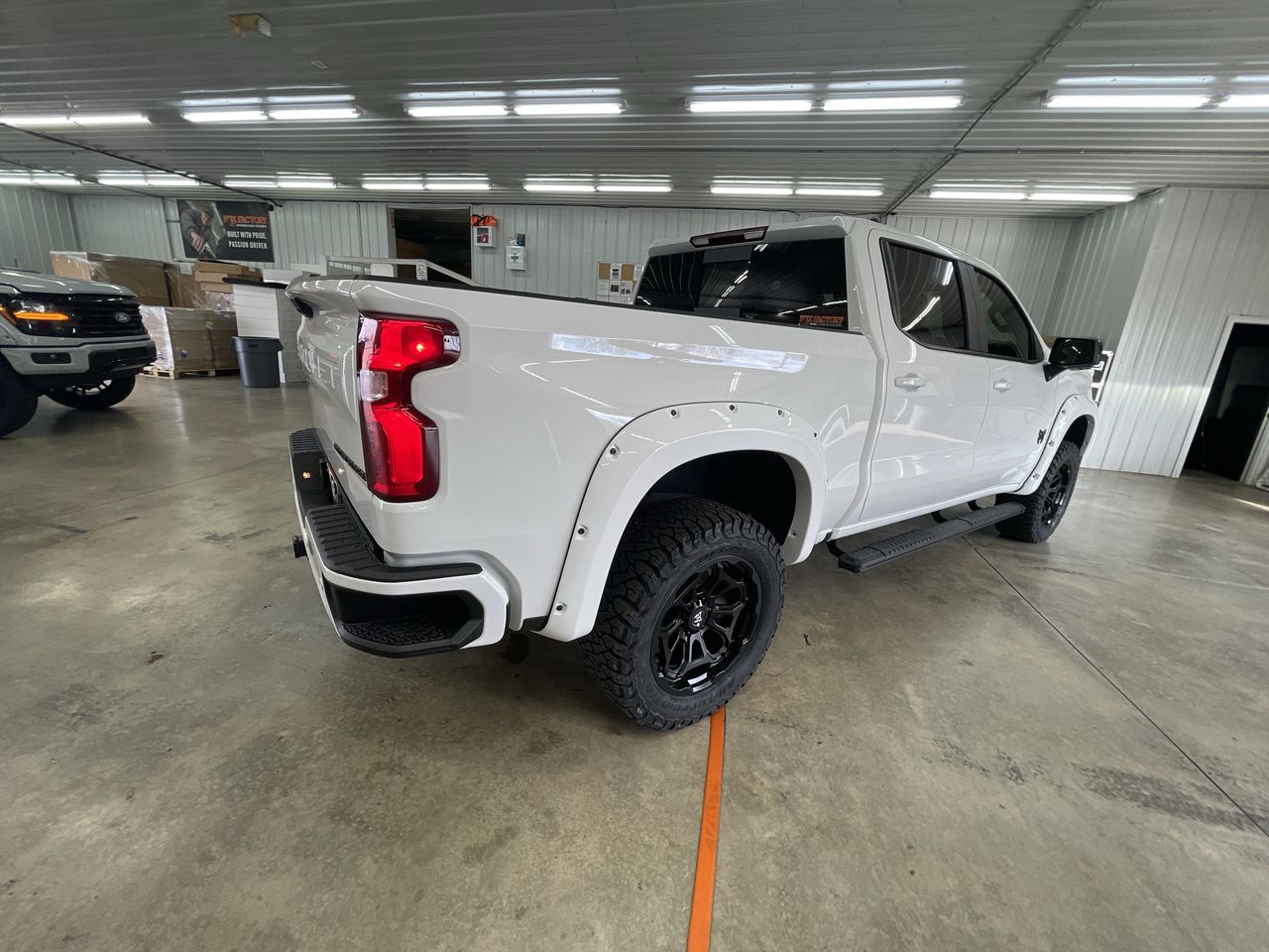 Vehicle Image 8