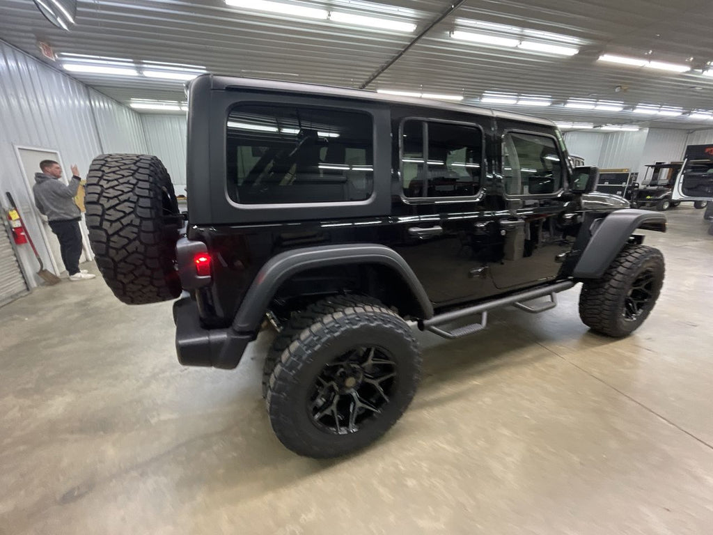 Vehicle Image 8
