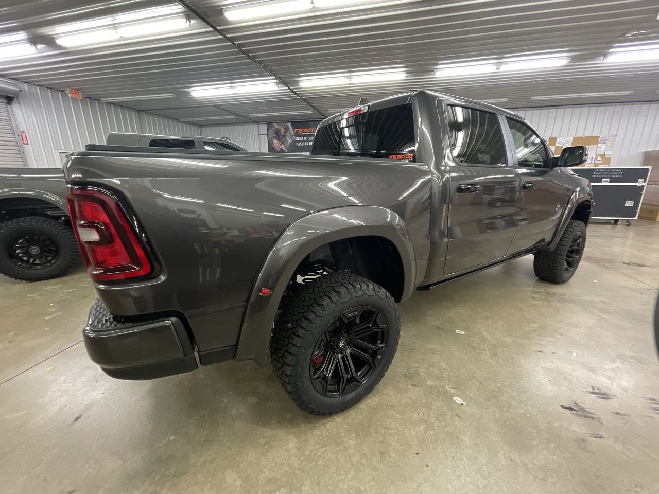 Vehicle Image 8