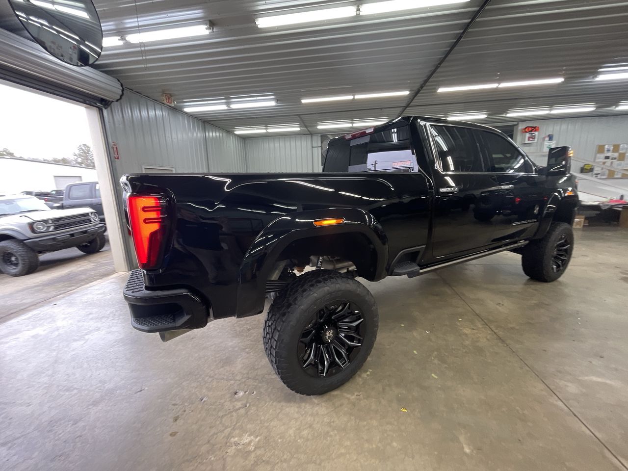 Vehicle Image 8