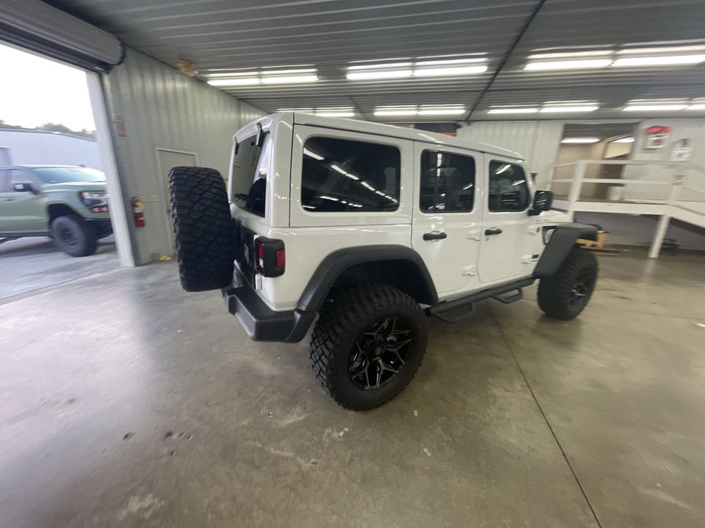 Vehicle Image 8