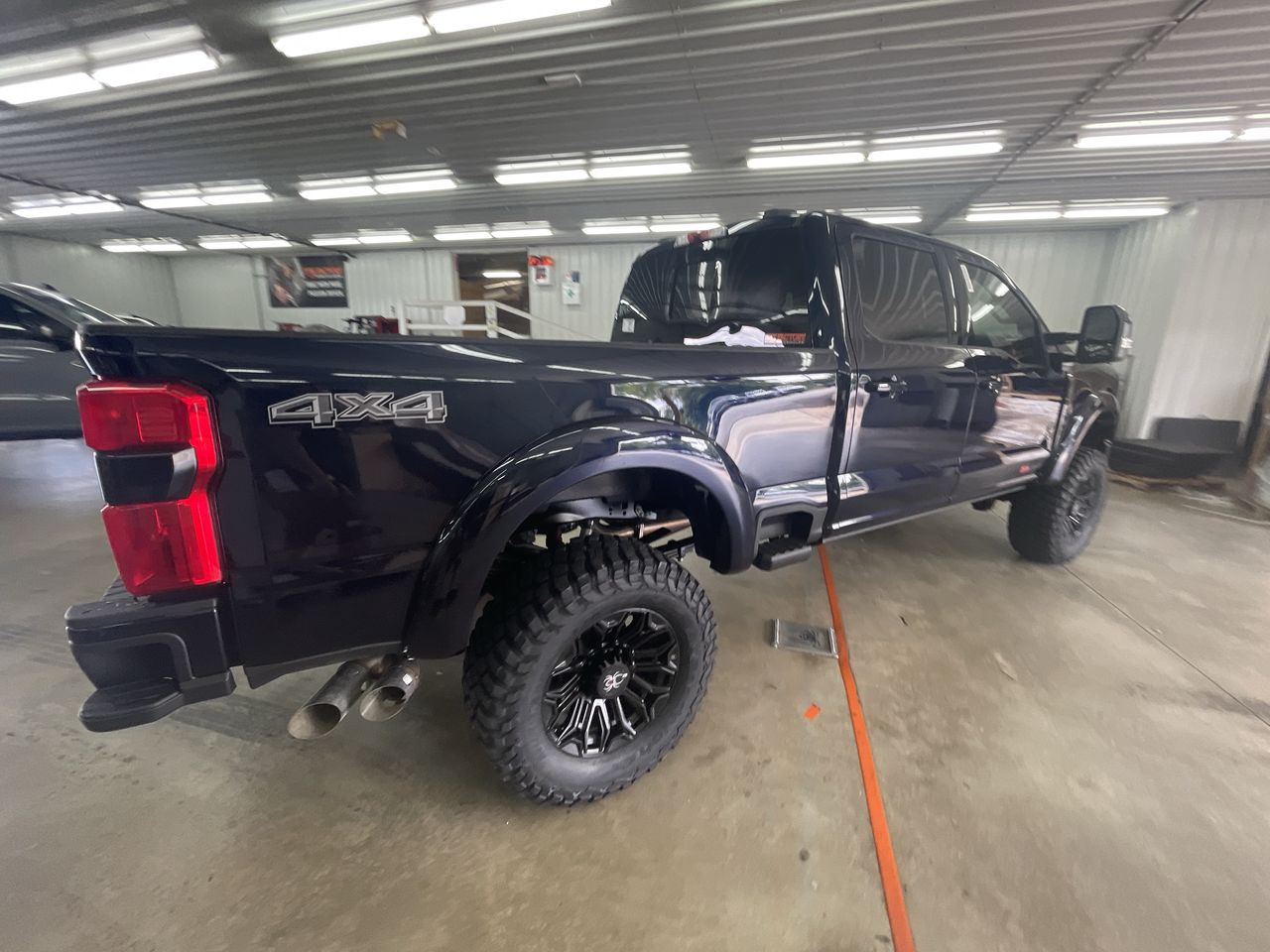 Vehicle Image 8