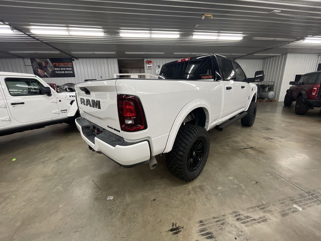 Vehicle Image 8