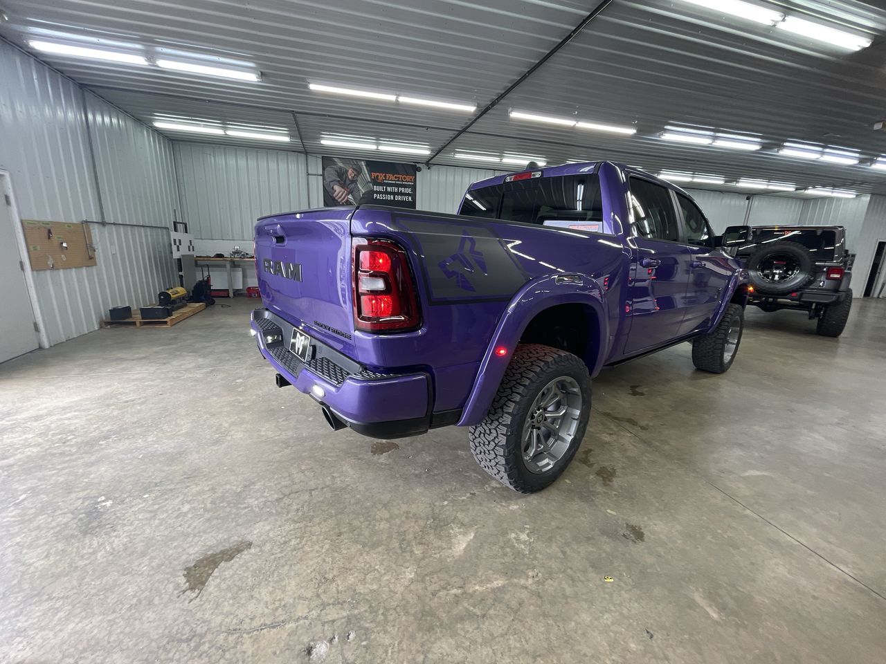 Vehicle Image 8
