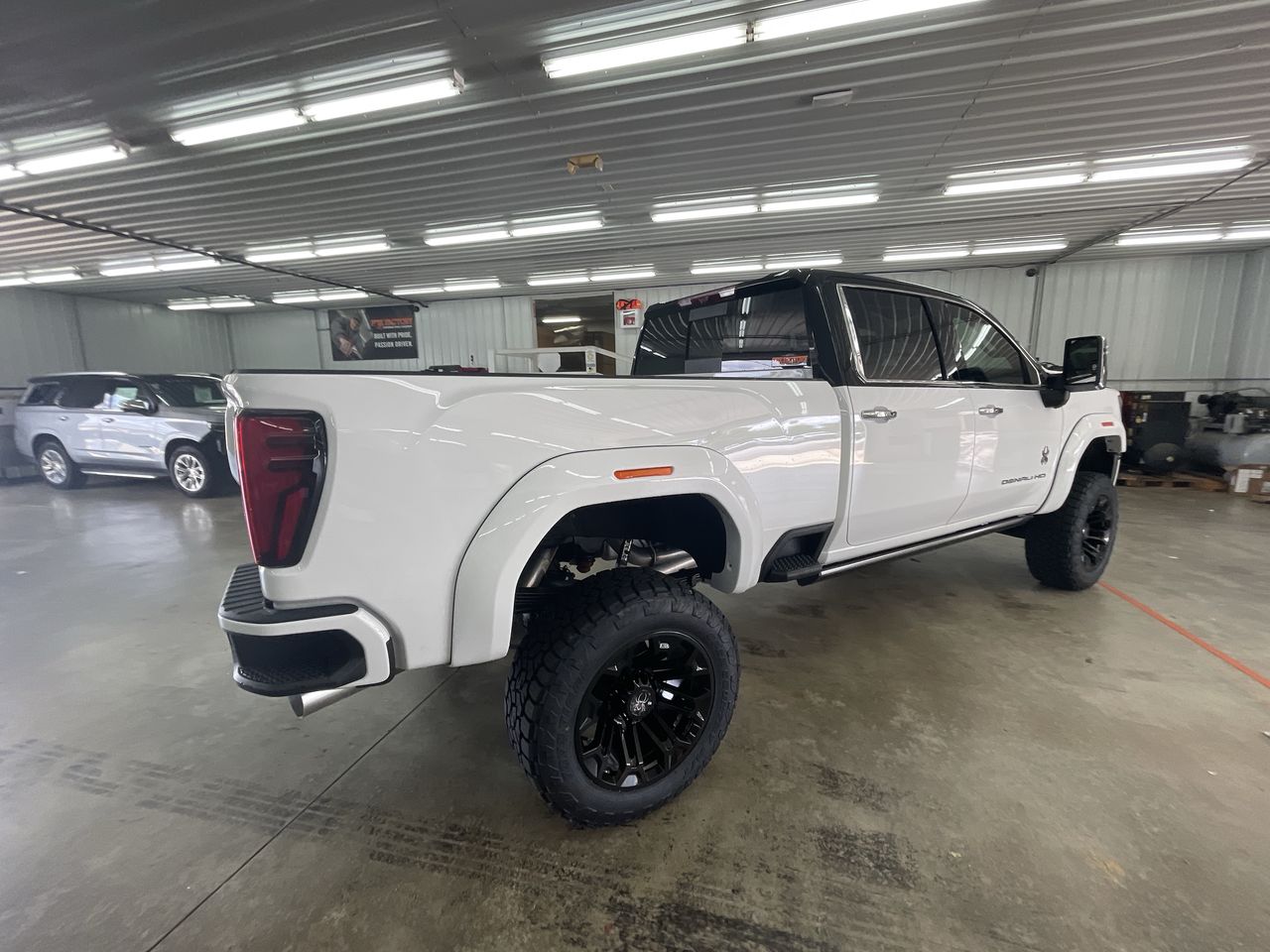 Vehicle Image 8