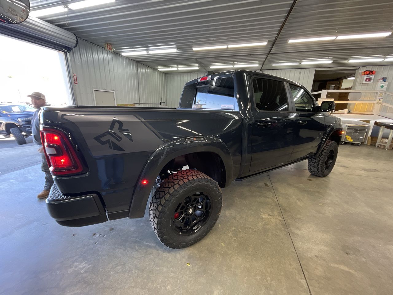 Vehicle Image 8