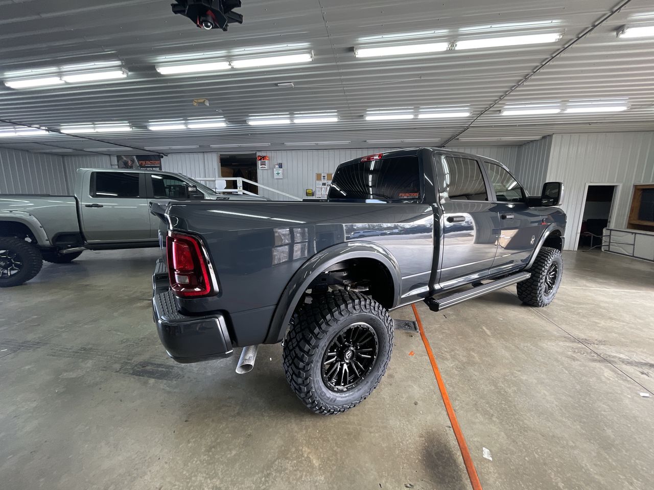 Vehicle Image 8