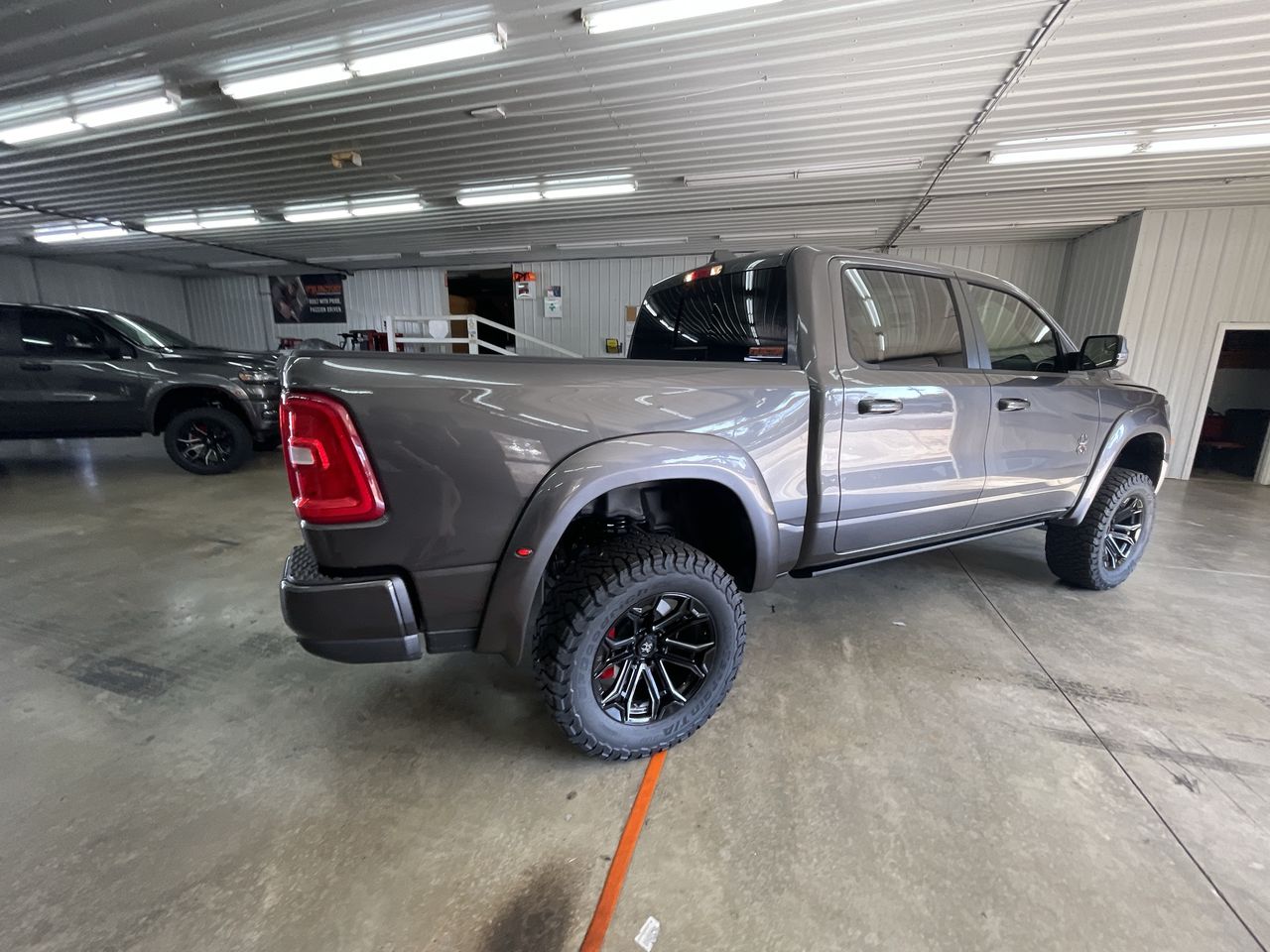 Vehicle Image 8