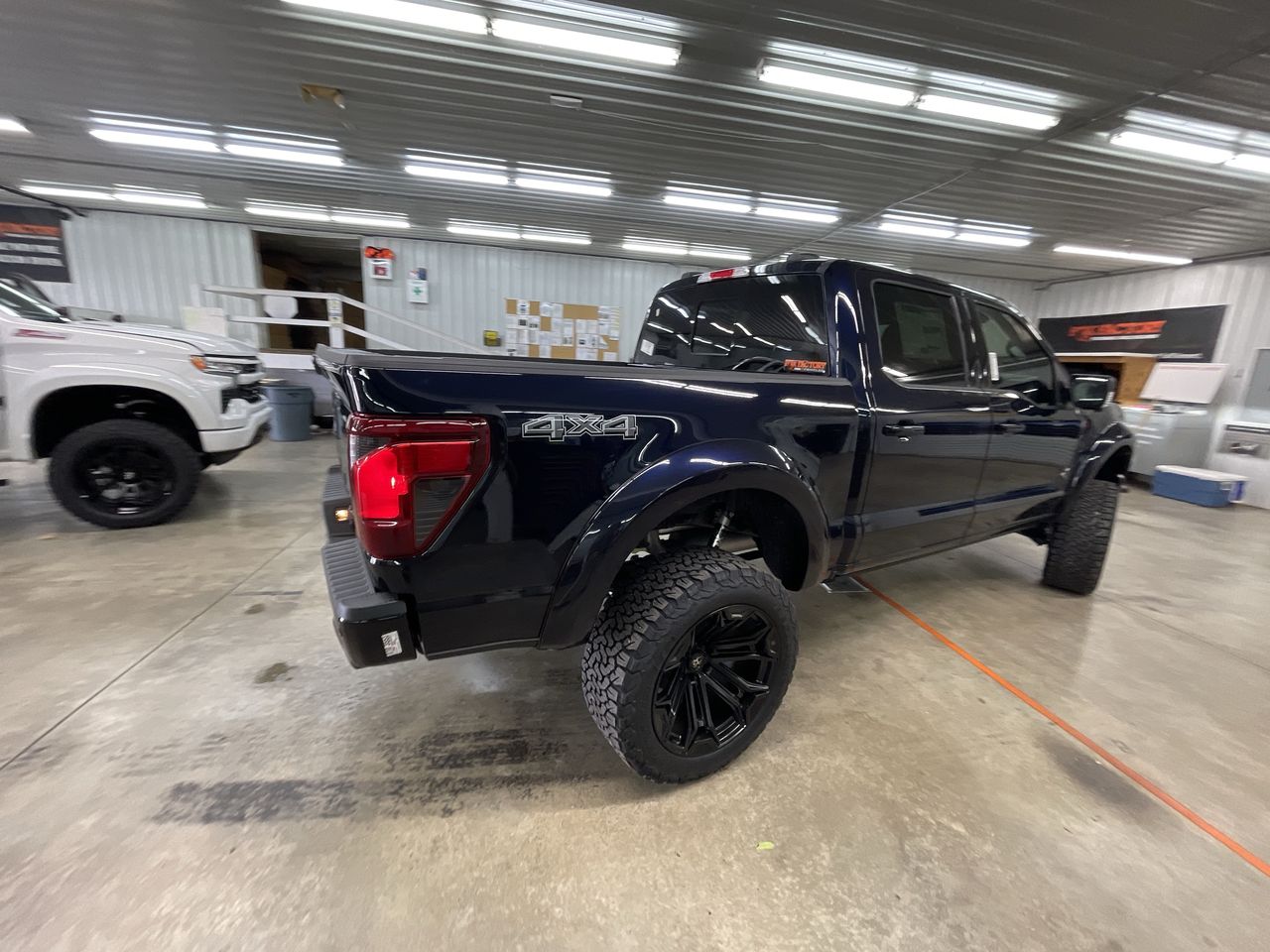 Vehicle Image 8