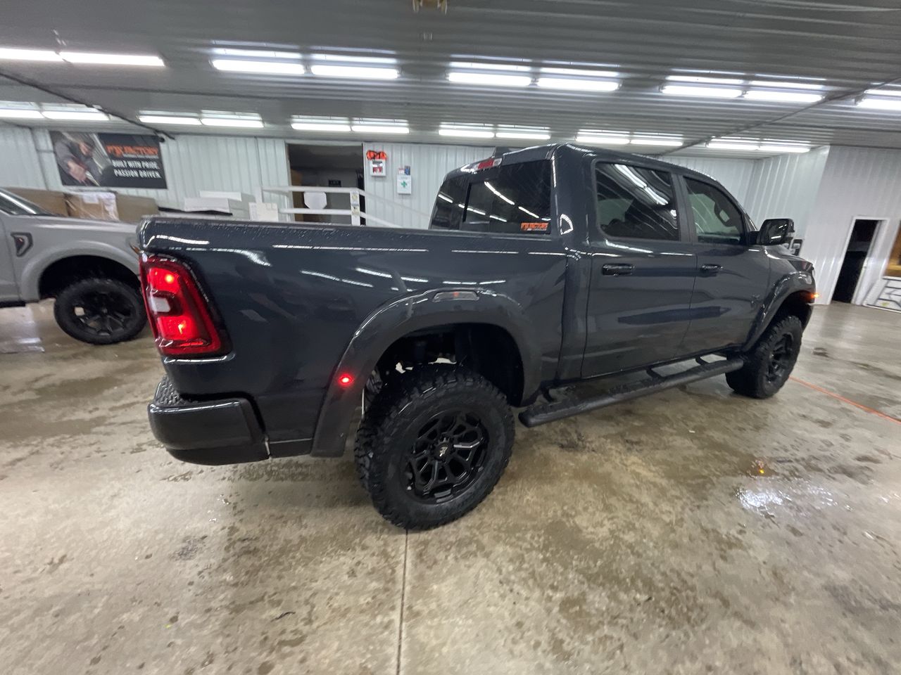 Vehicle Image 8