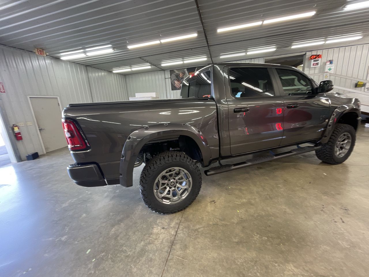 Vehicle Image 8