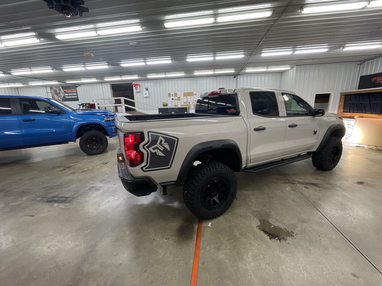 Vehicle Image 8