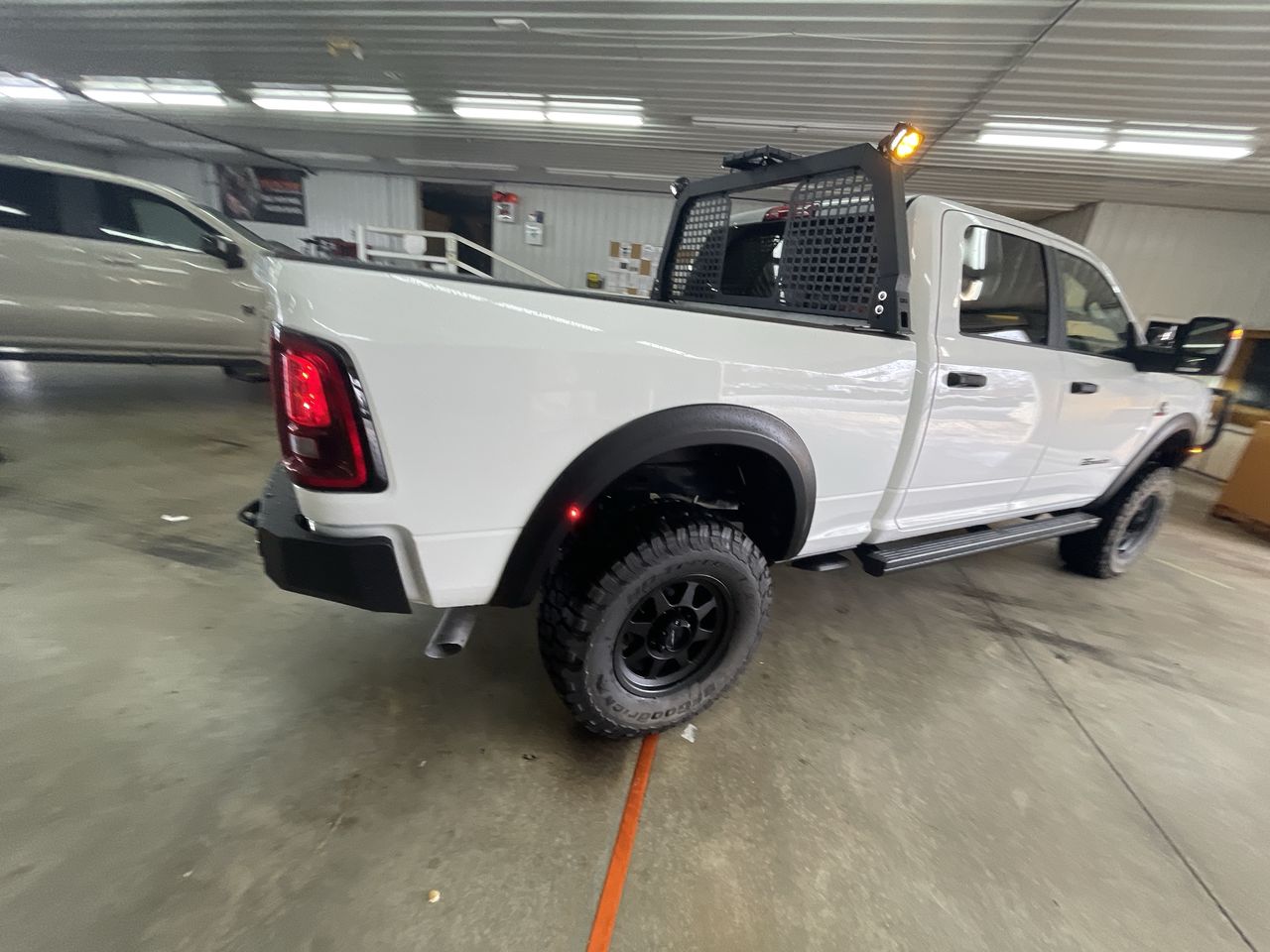 Vehicle Image 8