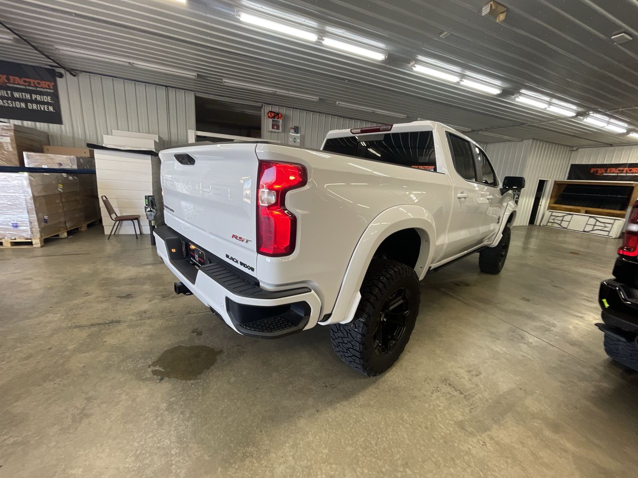 Vehicle Image 8