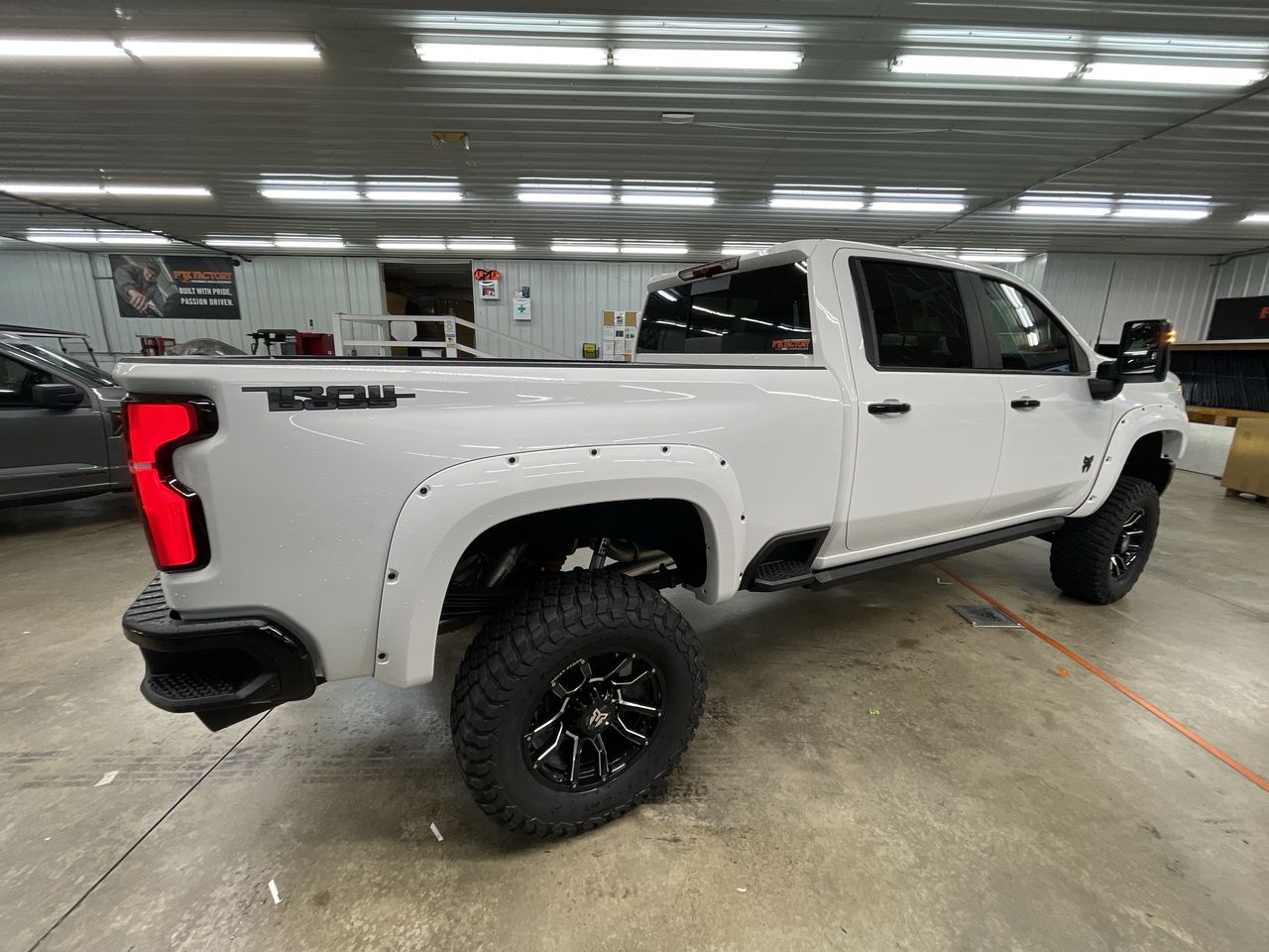 Vehicle Image 8