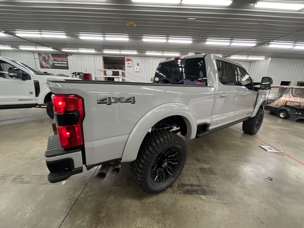 Vehicle Image 8