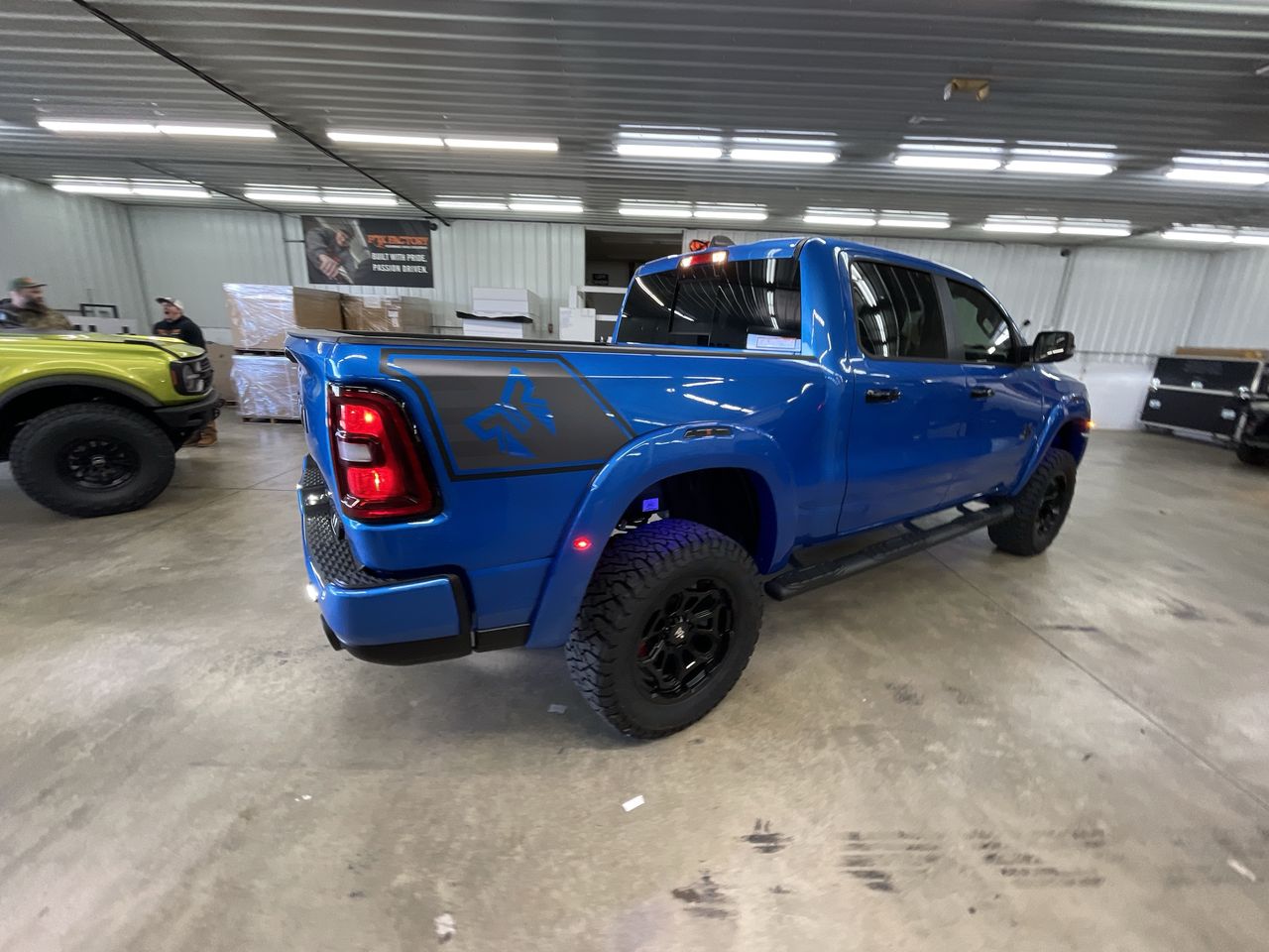 Vehicle Image 8