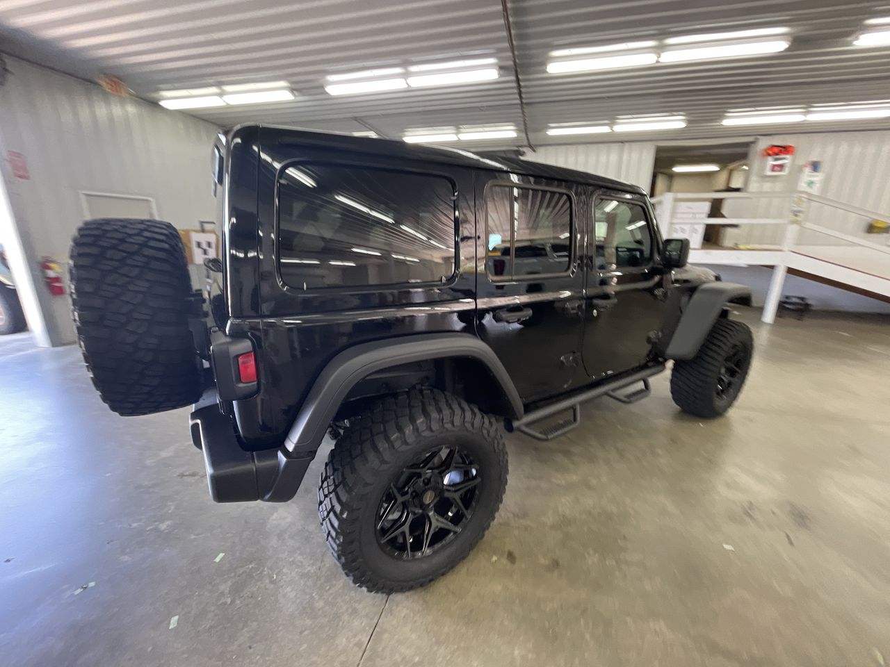 Vehicle Image 7