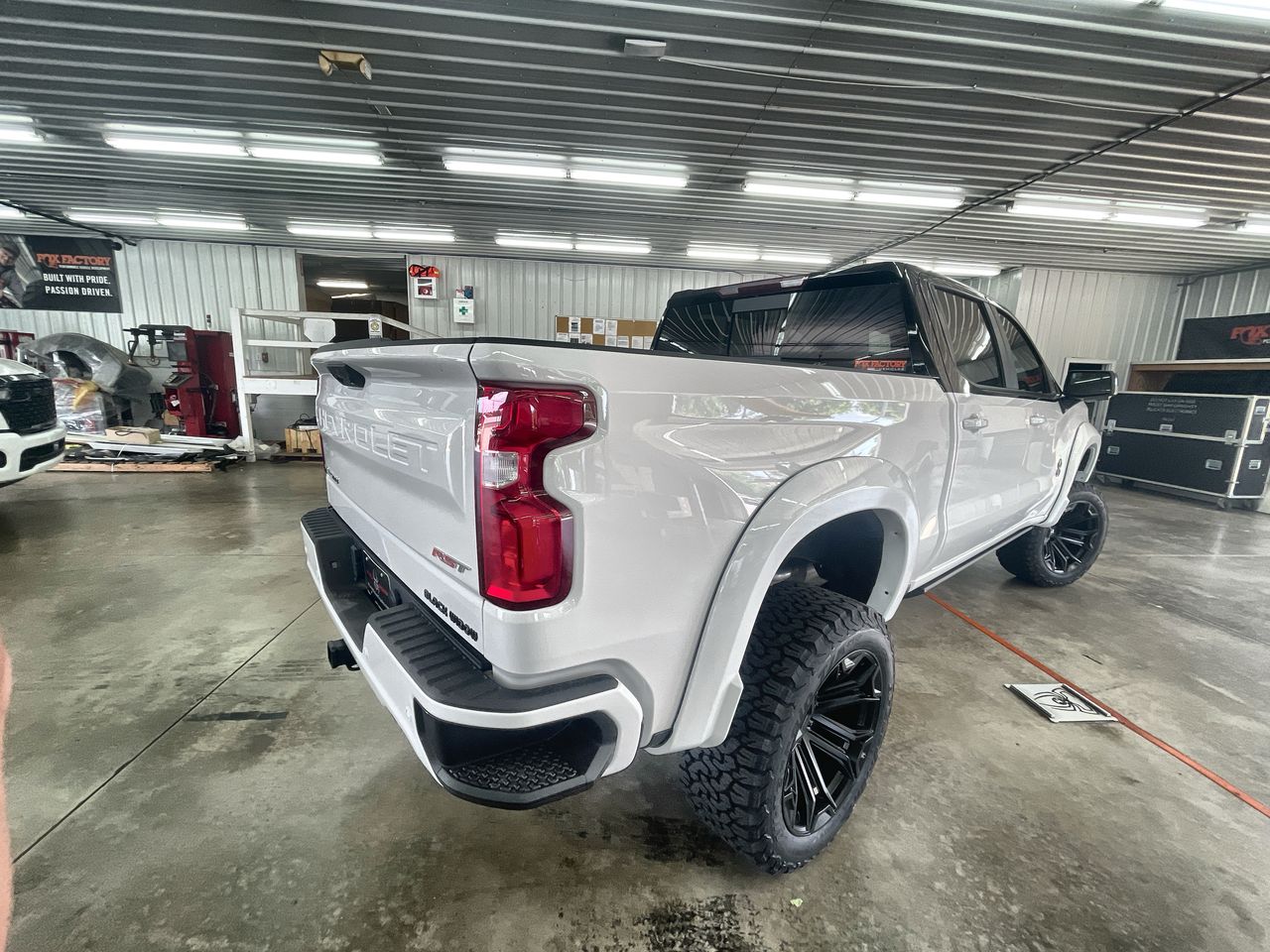 Vehicle Image 8