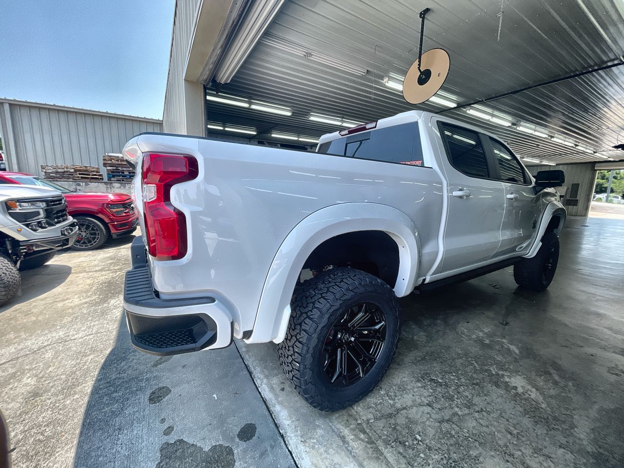 Vehicle Image 8