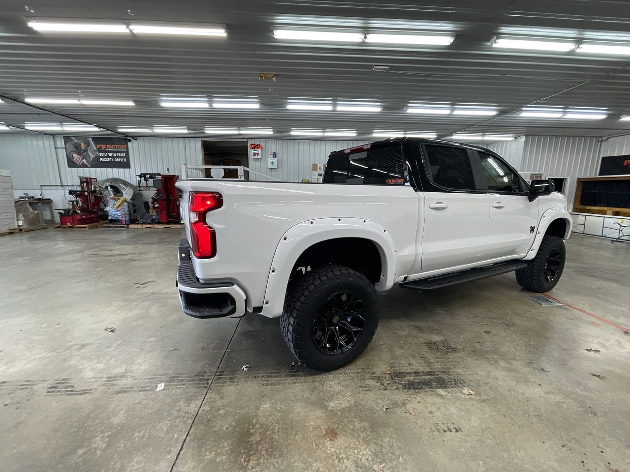 Vehicle Image 8