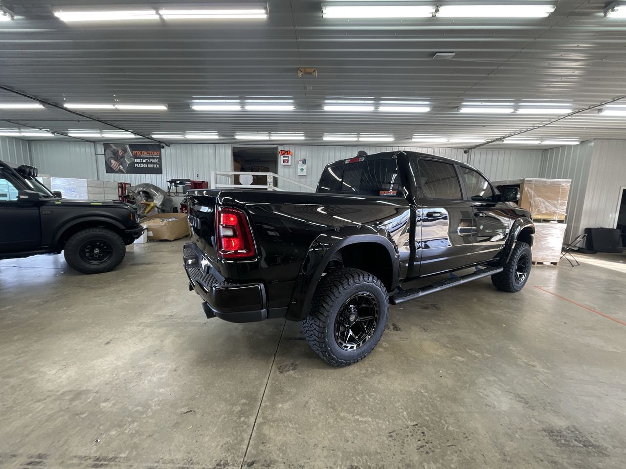 Vehicle Image 8