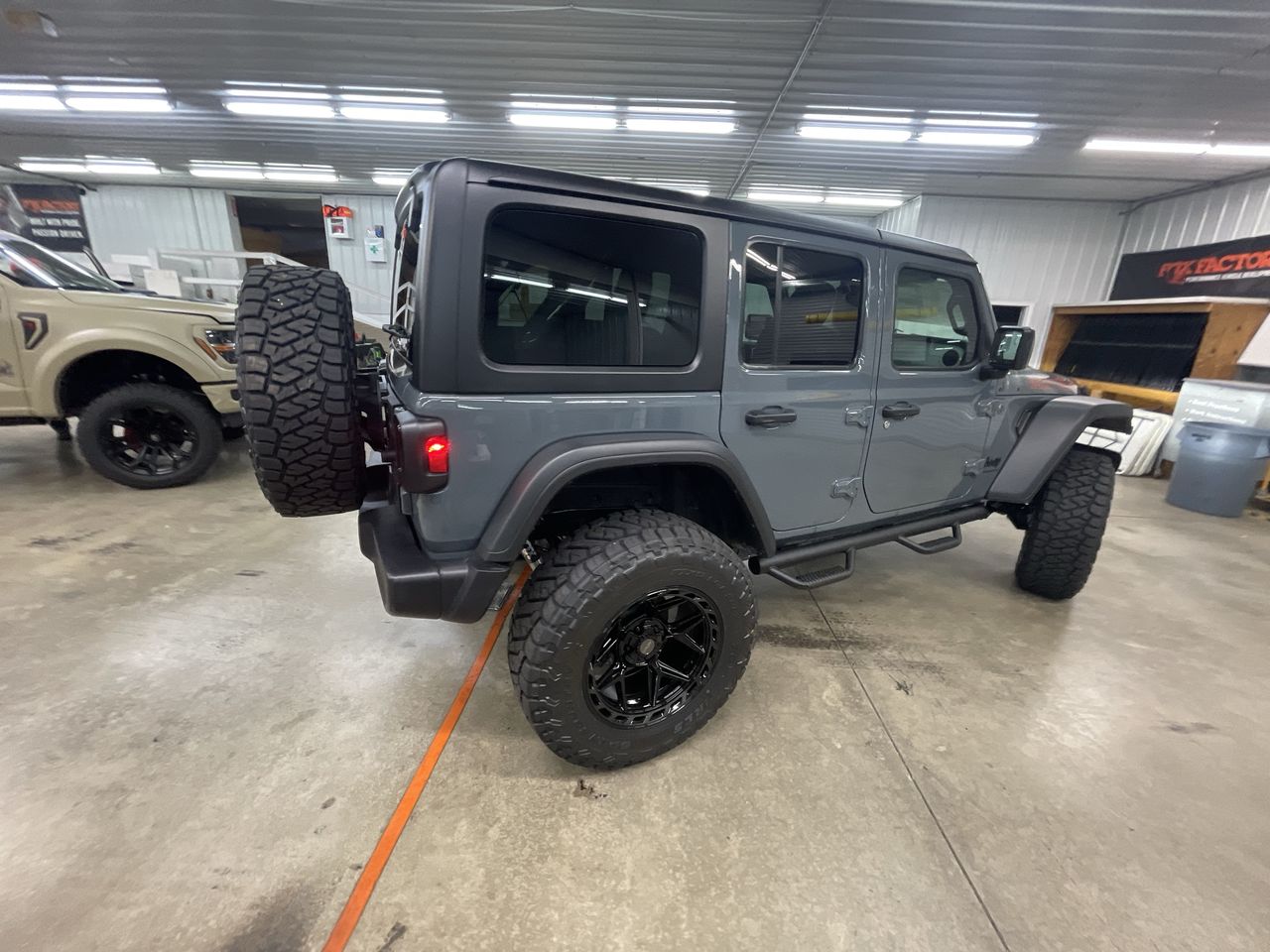 Vehicle Image 8