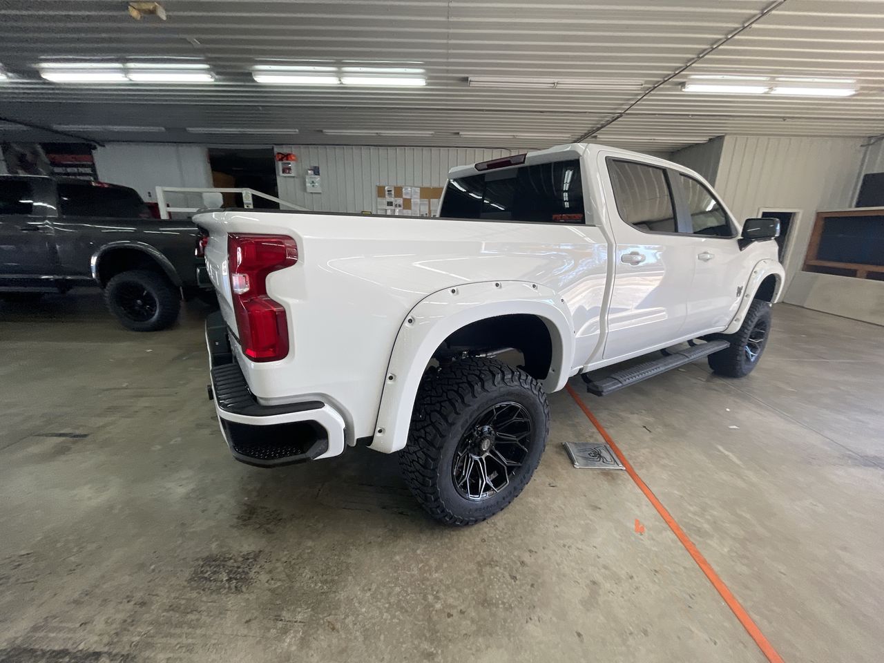 Vehicle Image 8