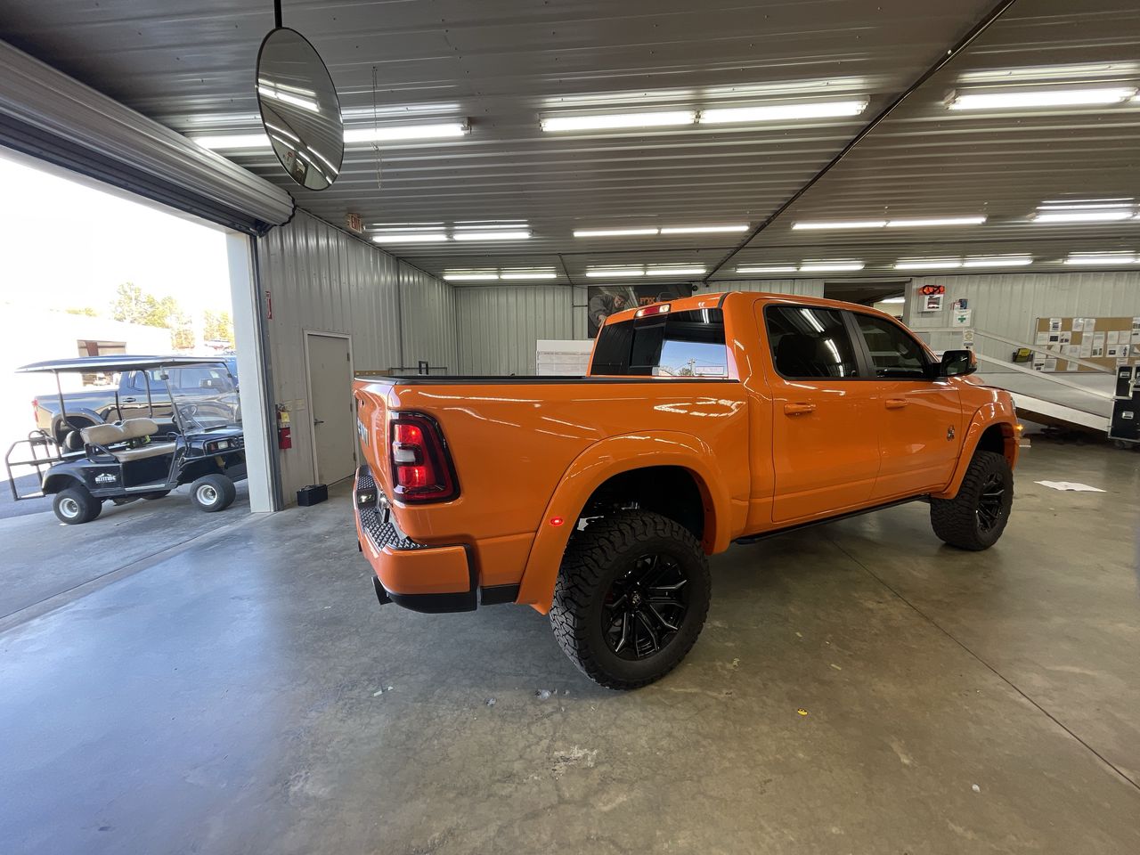 Vehicle Image 8