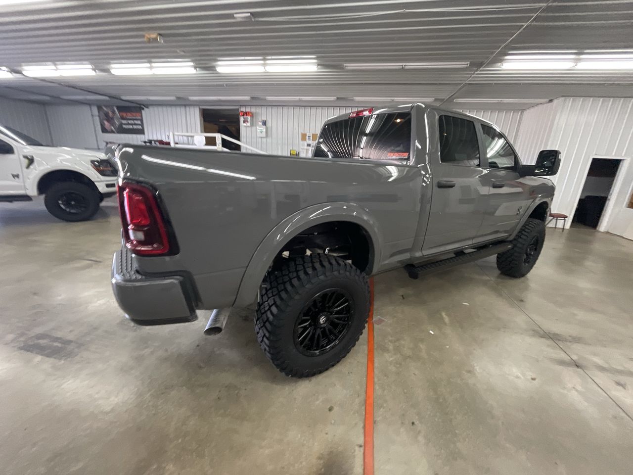 Vehicle Image 8