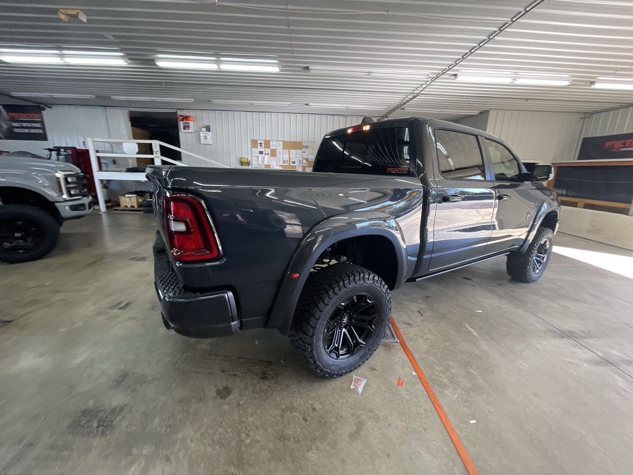 Vehicle Image 8