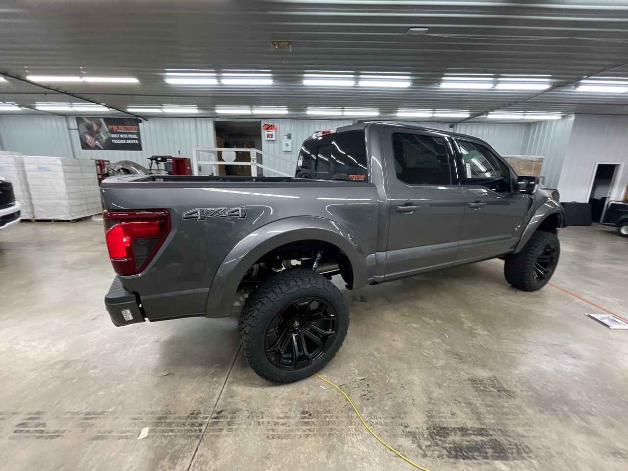Vehicle Image 8