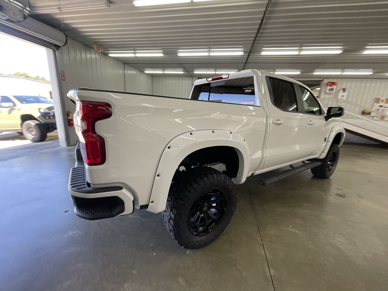 Vehicle Image 7